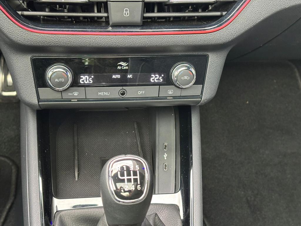 Skoda Scala 1.0 tsi 110pk sport business| carplay|panodak|17"lm| rijklaarpr