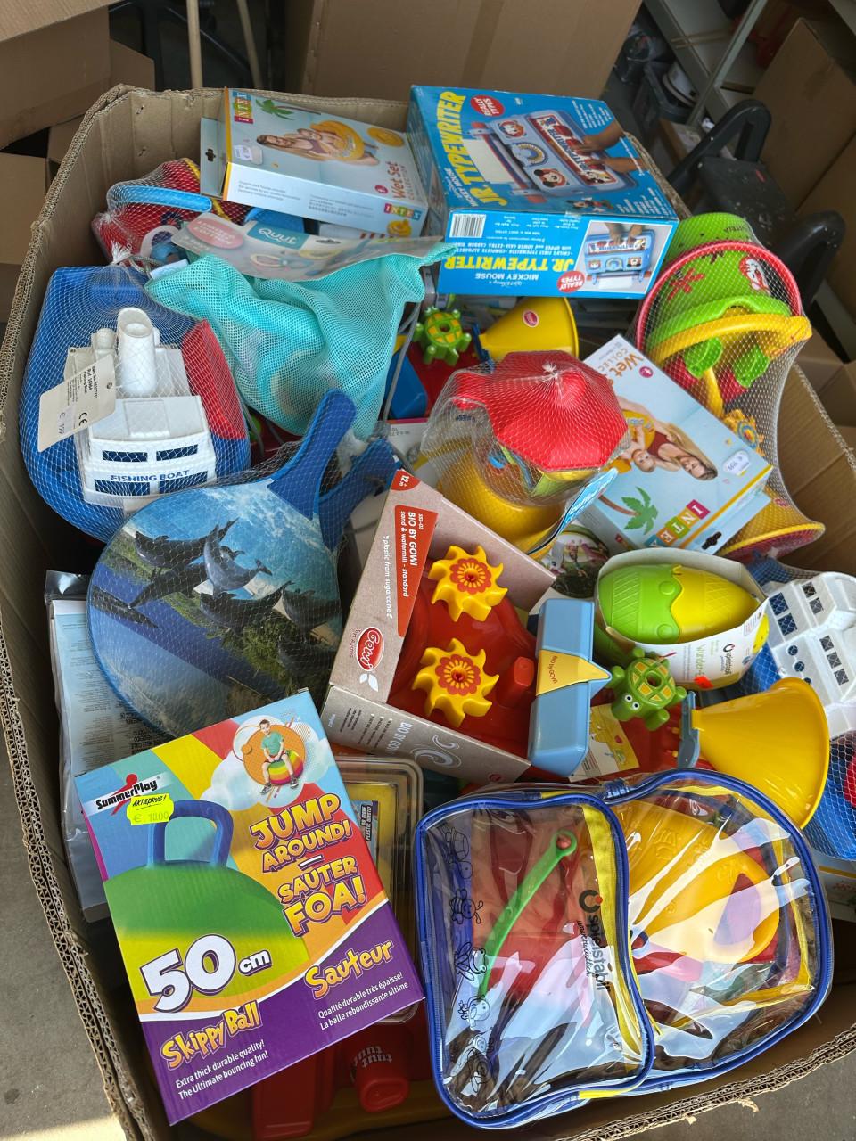 Mixpallet met zomerse speelgoed