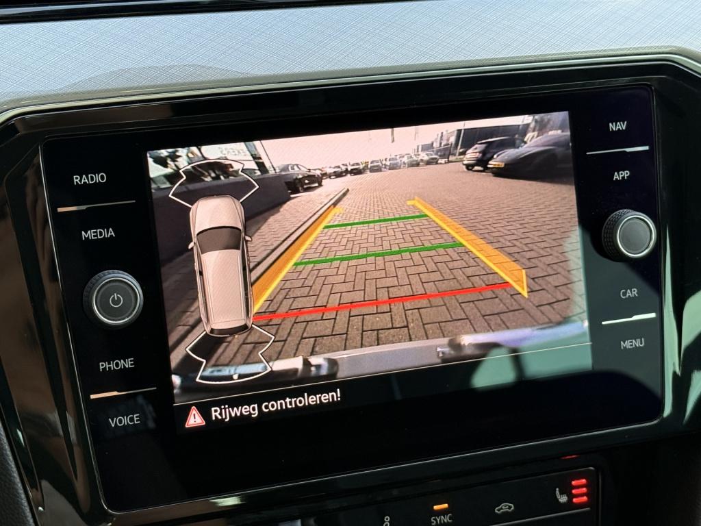 Volkswagen Passat variant 1.5 tsi business | electrische trekhaak | acc | m