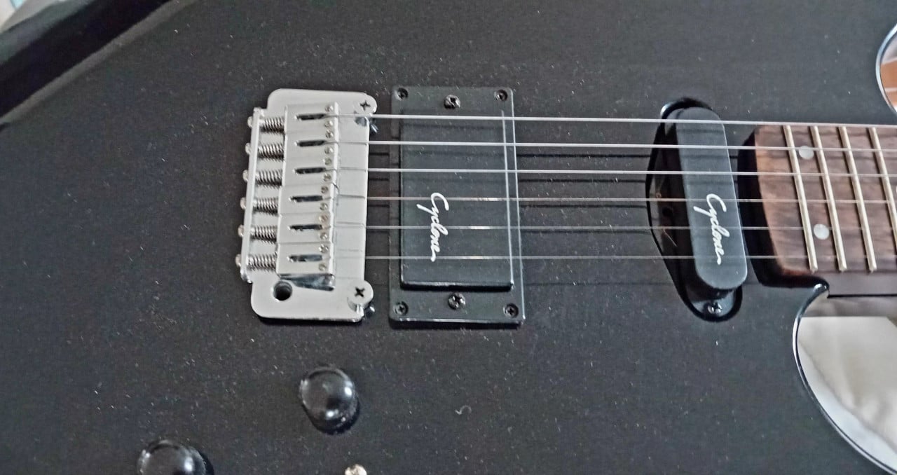 Cyclone Eks electrische gitaar. Gorilla GG-20 versterker