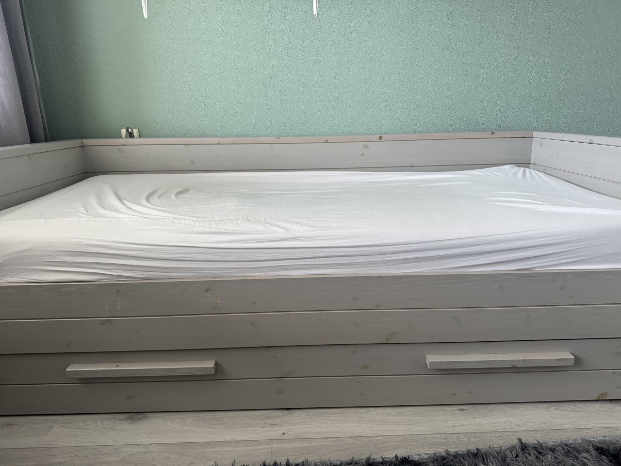 Bed bank woood