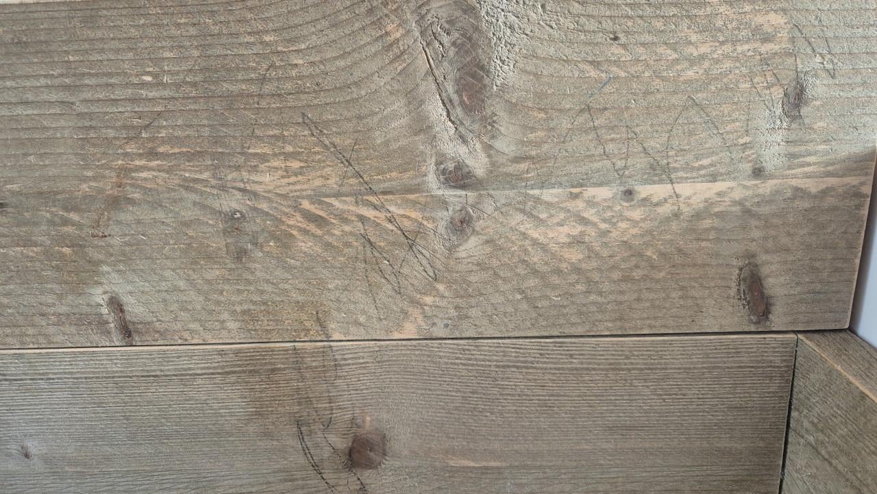 Steigerhouten bureau