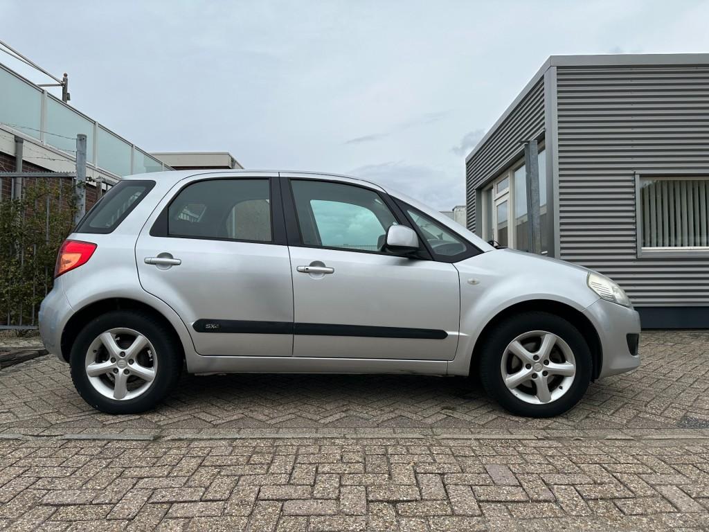 Suzuki Sx4 1.6 exclusive automaat airco hoge zit!