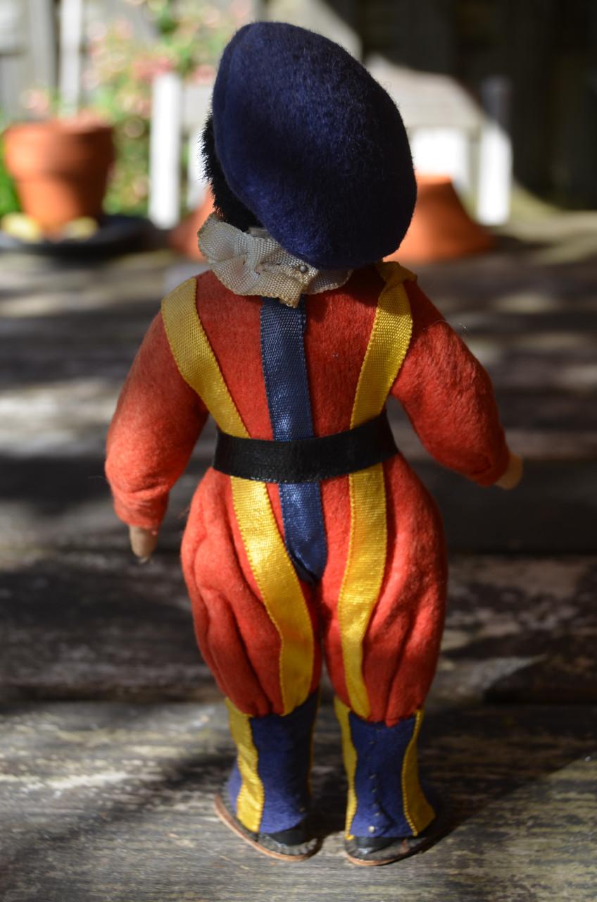 2 Vintage popjes Zwitserse Garde 19 cm hoog Vaticaanstad