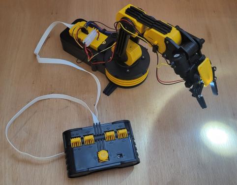 Robotarm robot Velleman KSR10, met licht en nieuwe batterijen