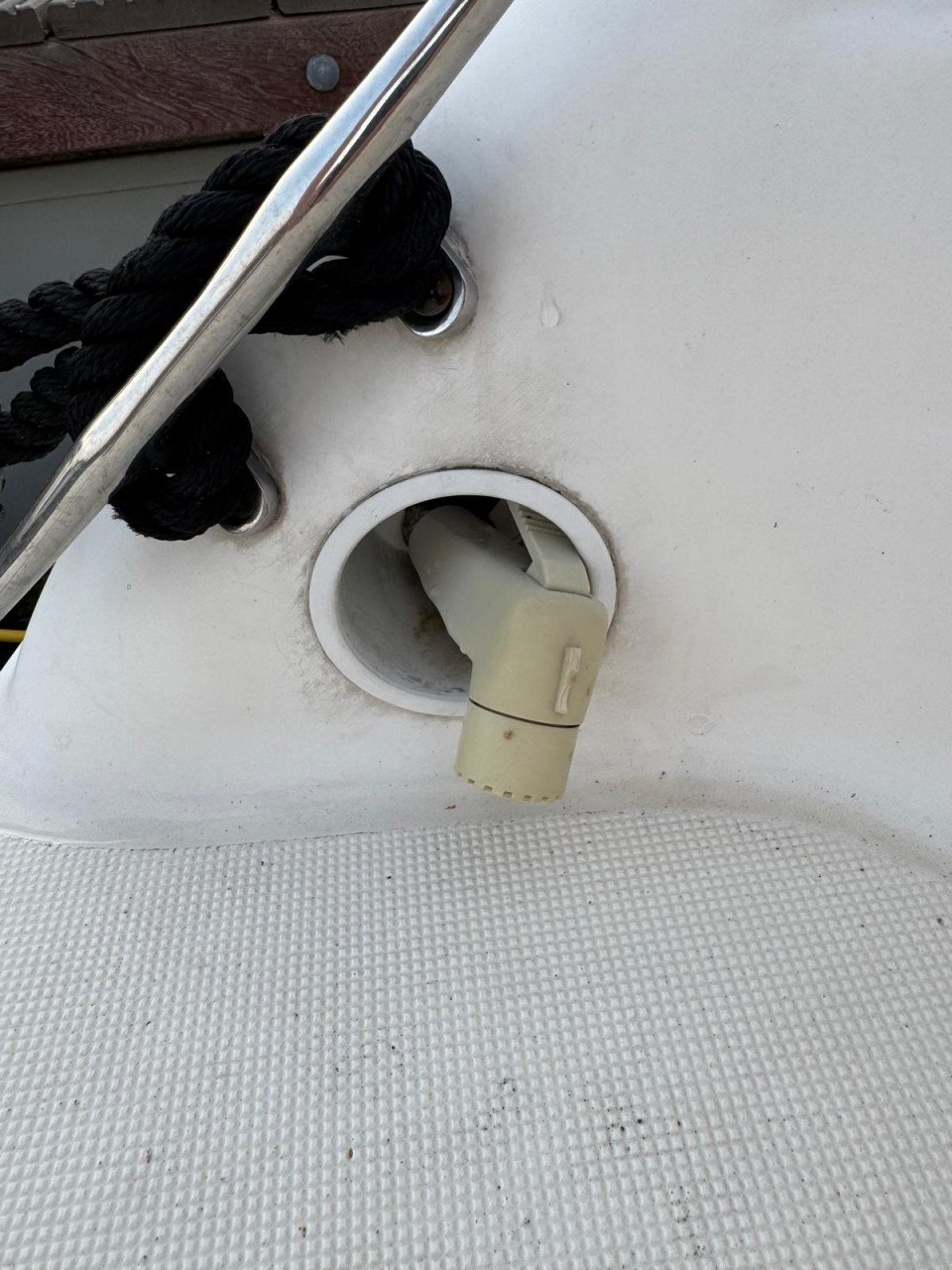 Sportboot Triton 225 Cuddy met zuinige 150pk dieselmotor