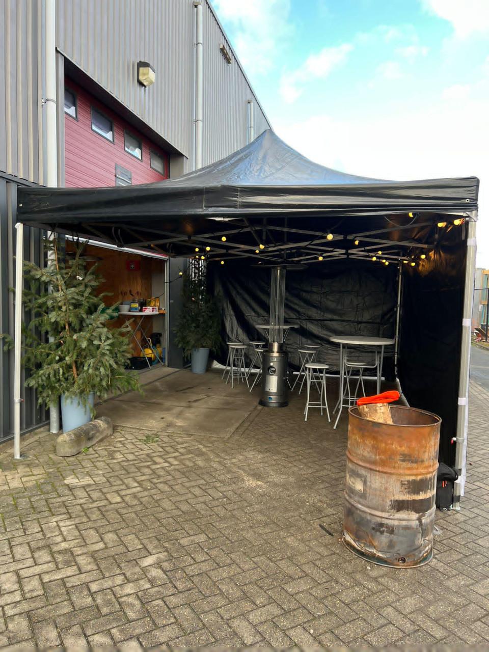 Easy-up tent 4x6 Te Huur!