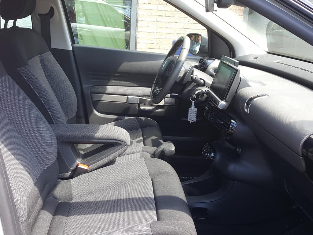 Citroen C4 Cactus vti 82pk airdream shine etg5 automaat navigatie | trekhaa