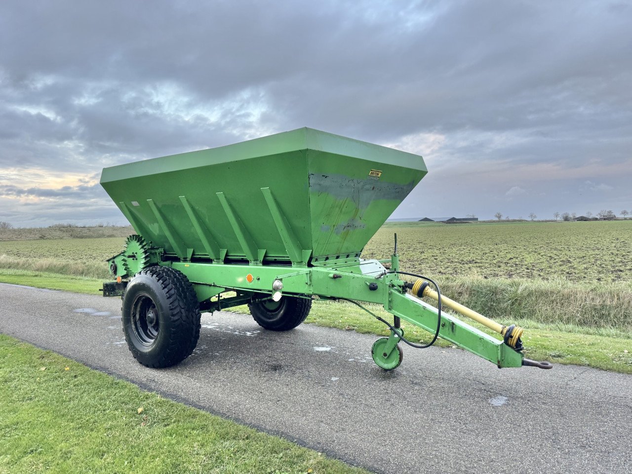 Agromet Kalkstrooier 7 kuub met kenteken!