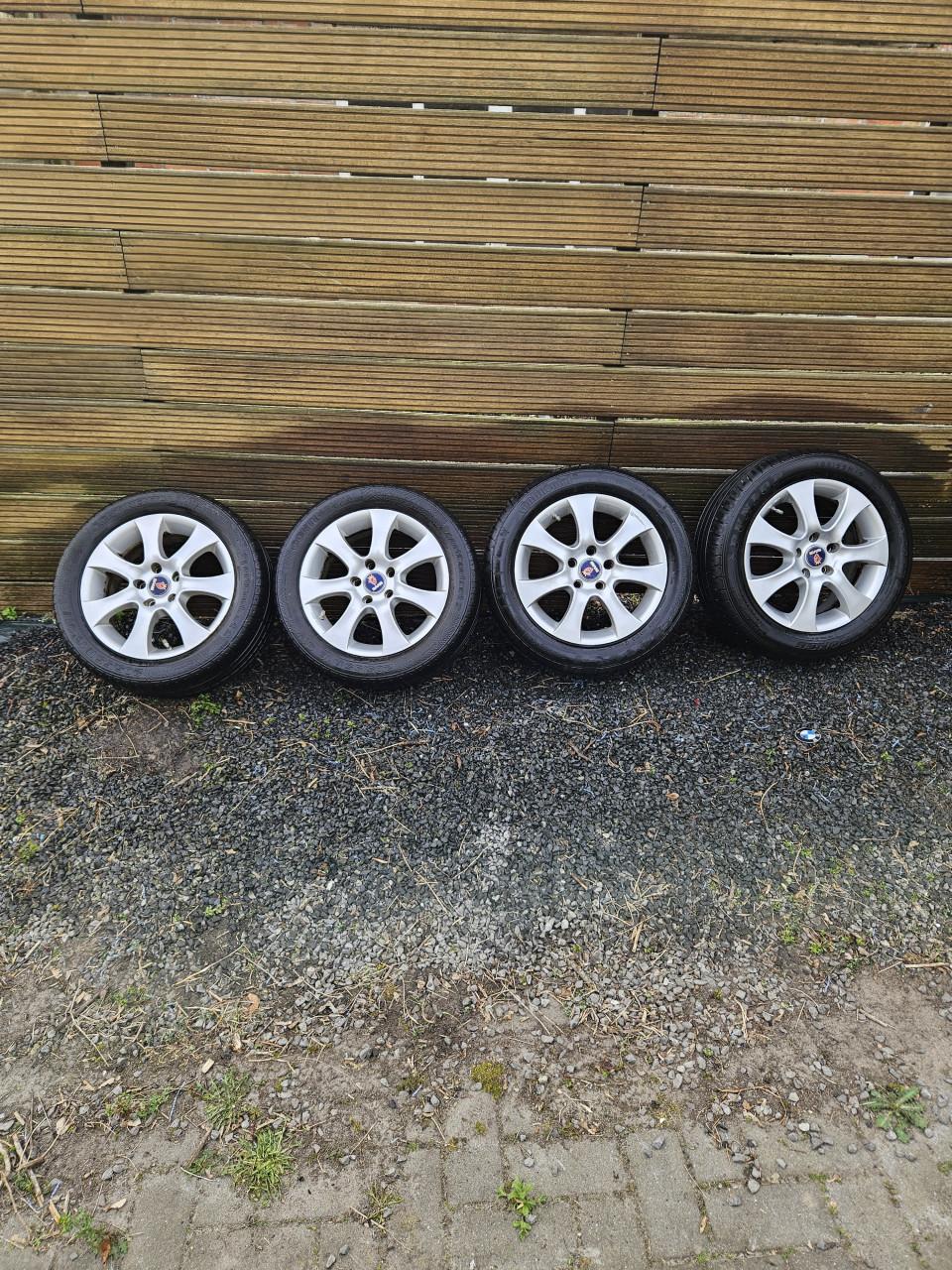 Saab originele 16 inch velgen met banden