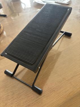 Voetenbankje voor gitaar