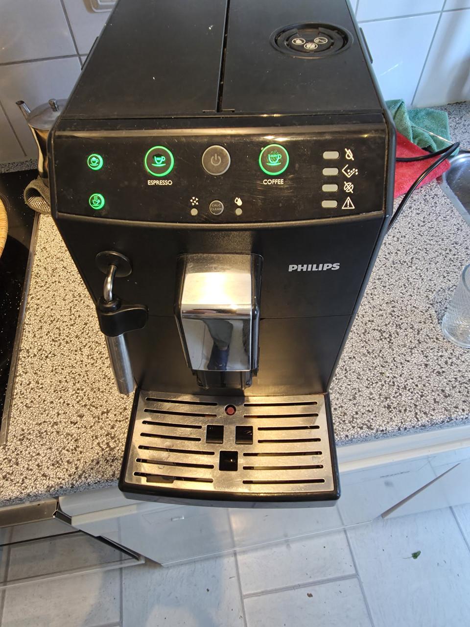 Te koop philips koffieapparaat en goede staat