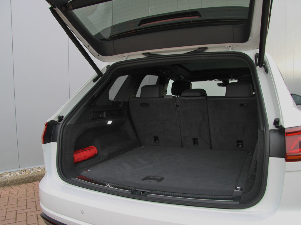 Volkswagen Touareg r 3.0 tsi ehybrid 462pk | full option | garantie 02-2026