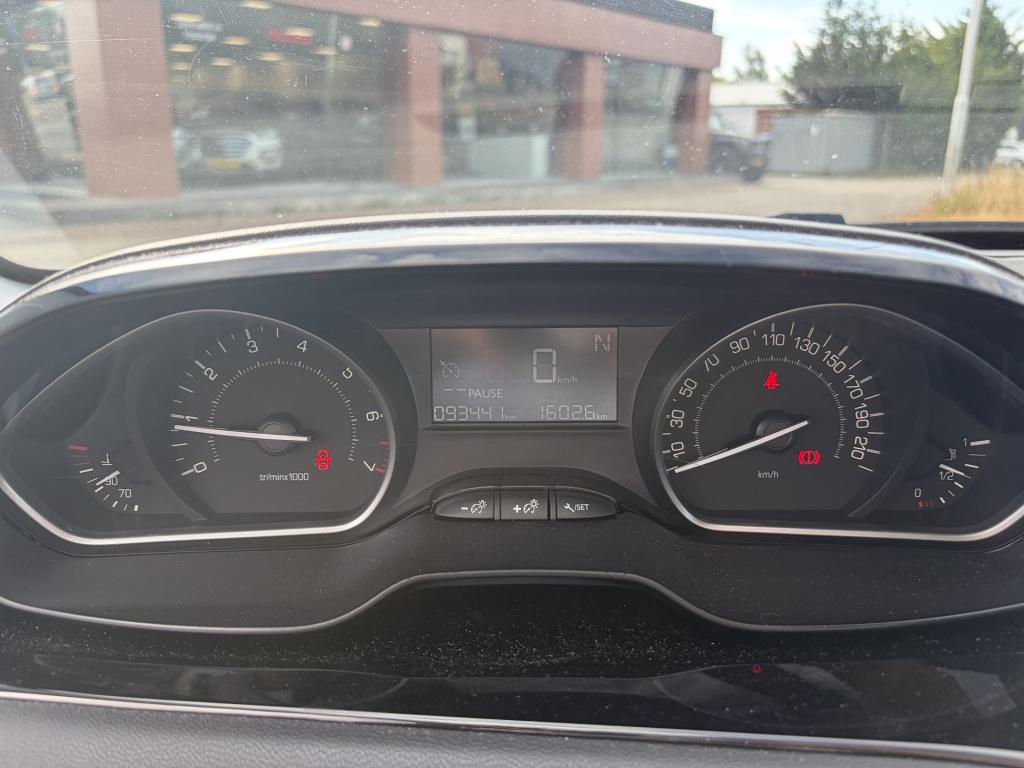 Peugeot 208 1.2 puretech active | automaat |