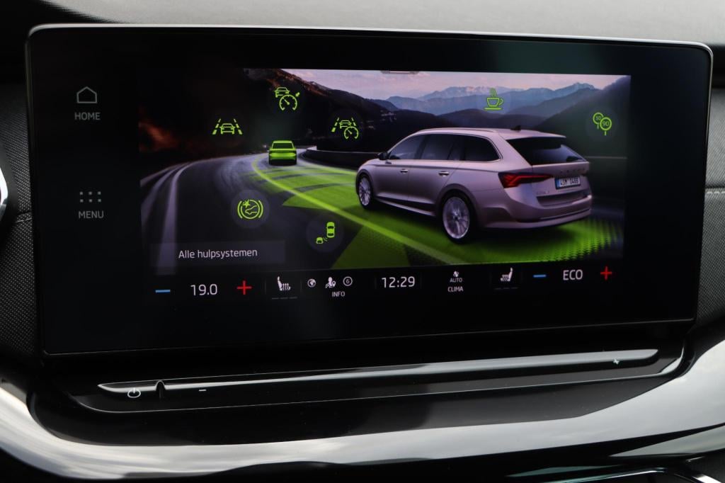 Skoda Octavia combi 1.4 tsi iv phev sportline business | soh 91,1% |