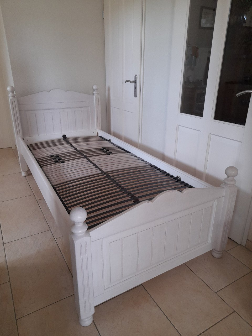 Wit Massief Houten Bed 90 x 200 (in goede nette staat )