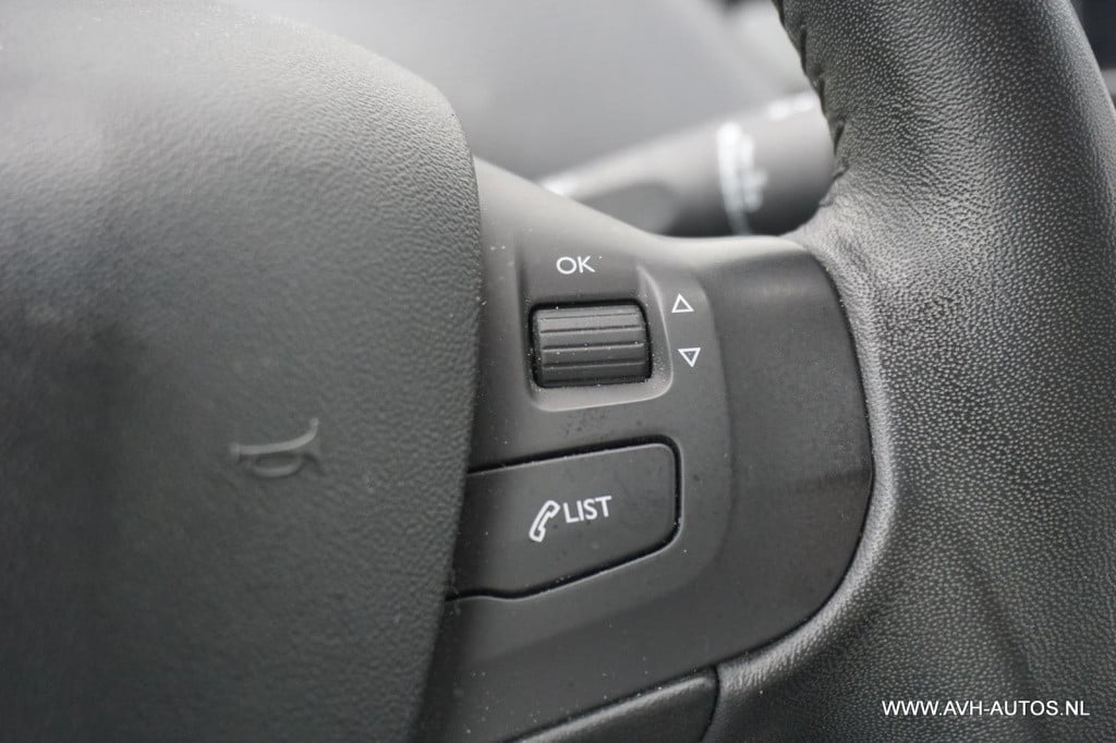 Peugeot 2008 1.2 puretech style