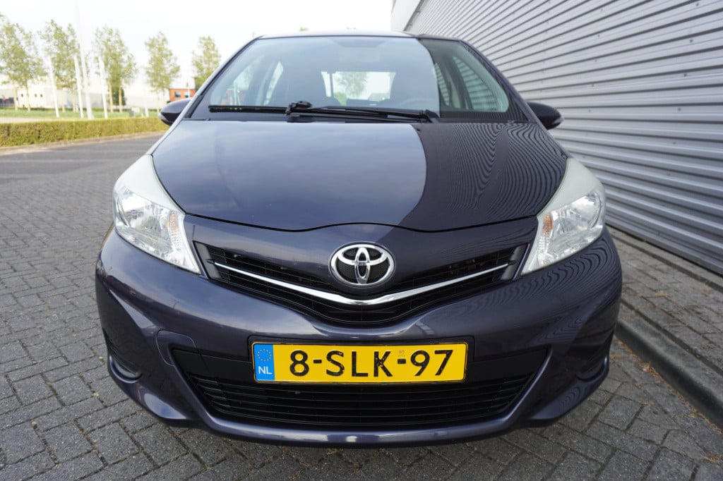 Toyota Yaris 1.0 vvt-i now airco / elektr. ramen / nap