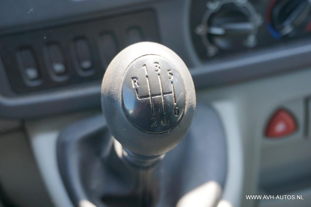Renault Master t28 2.5dci l1 h1, exportkoopje!