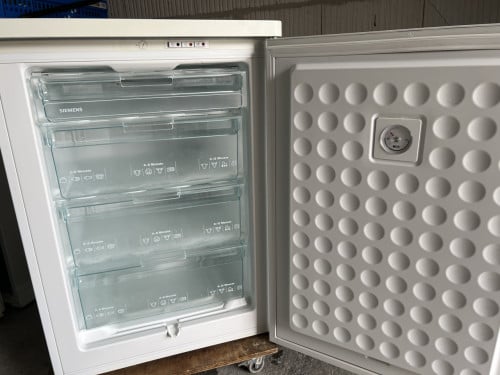 Siemens vrieskast 85x60 cm. Klasse A+ inhoud Vriezer 120 liter als nieuw
