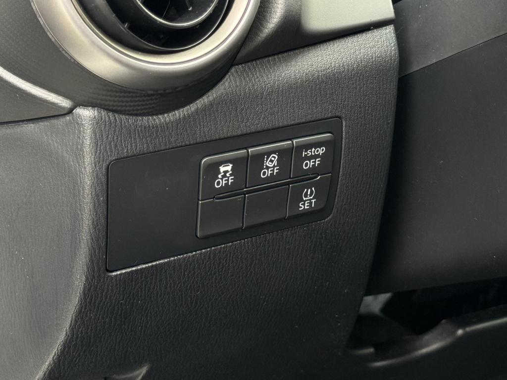 Mazda 2 1.5 skyactiv-g style selected nl-auto, allseason banden!