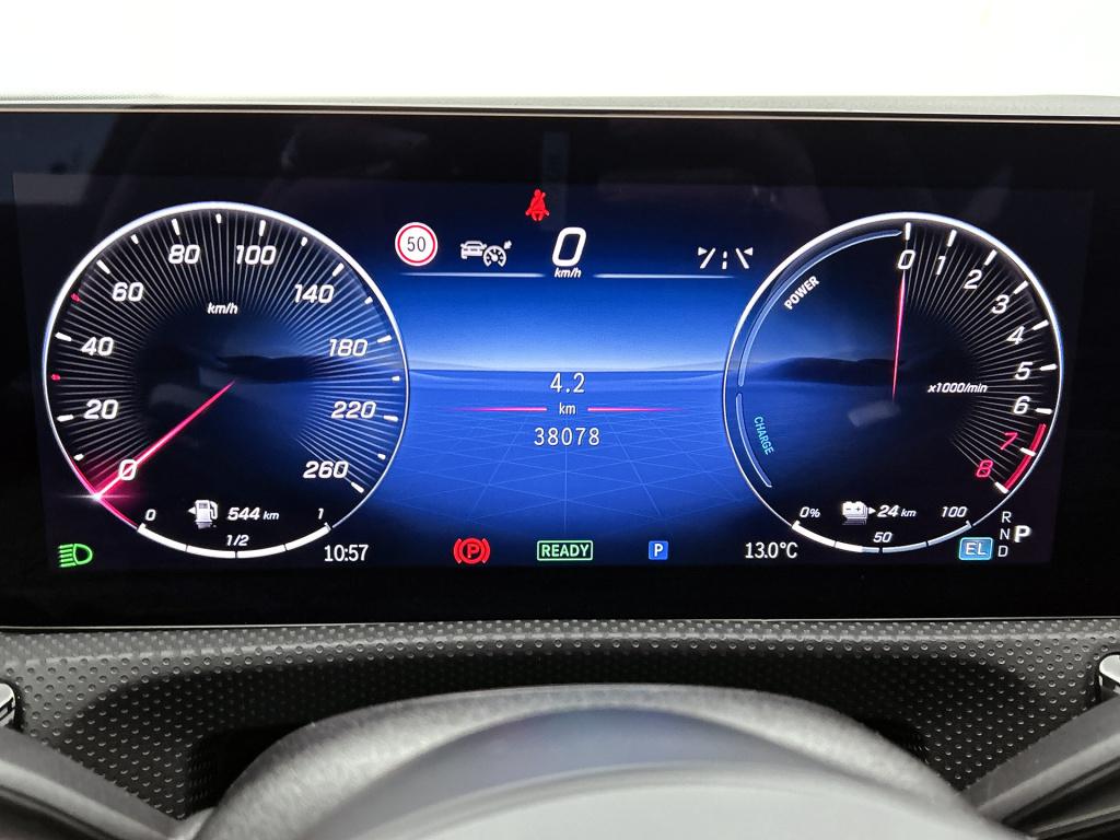 Mercedes-Benz Cla shooting brake 250 e amg plug-in hybride amg line | night