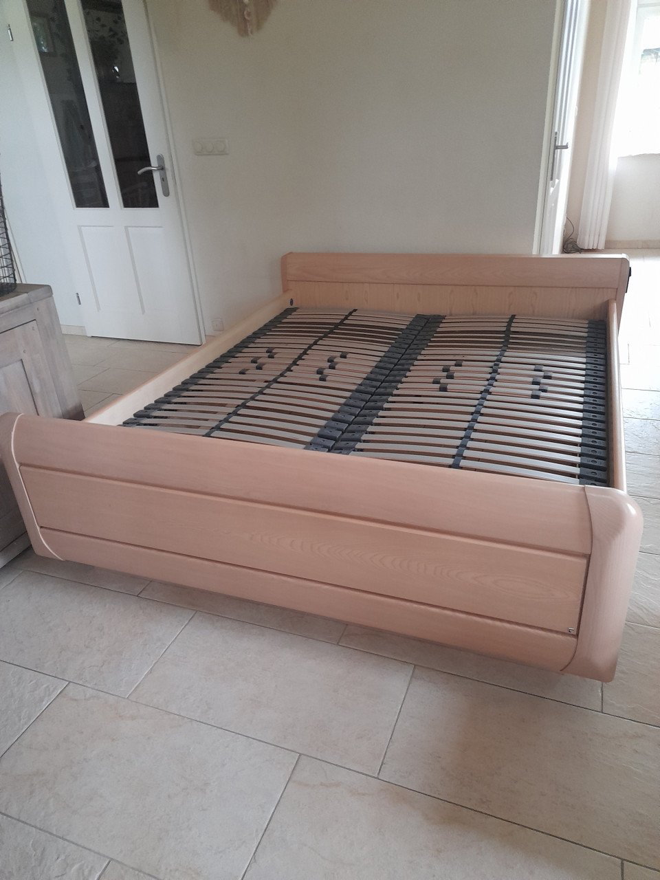 Verstelbaar 2 persoons  bed 160 x200 (in goede nette staat )