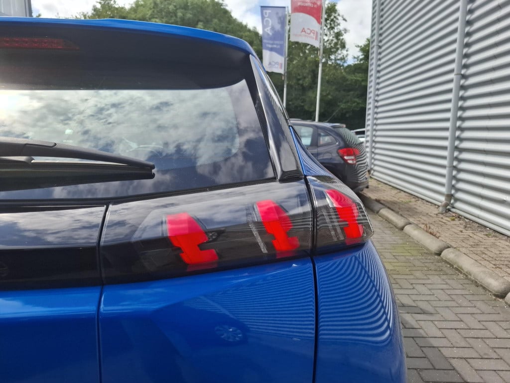 Peugeot 2008 suv 1.2 100 pk active airco/nav/park/trekhaak