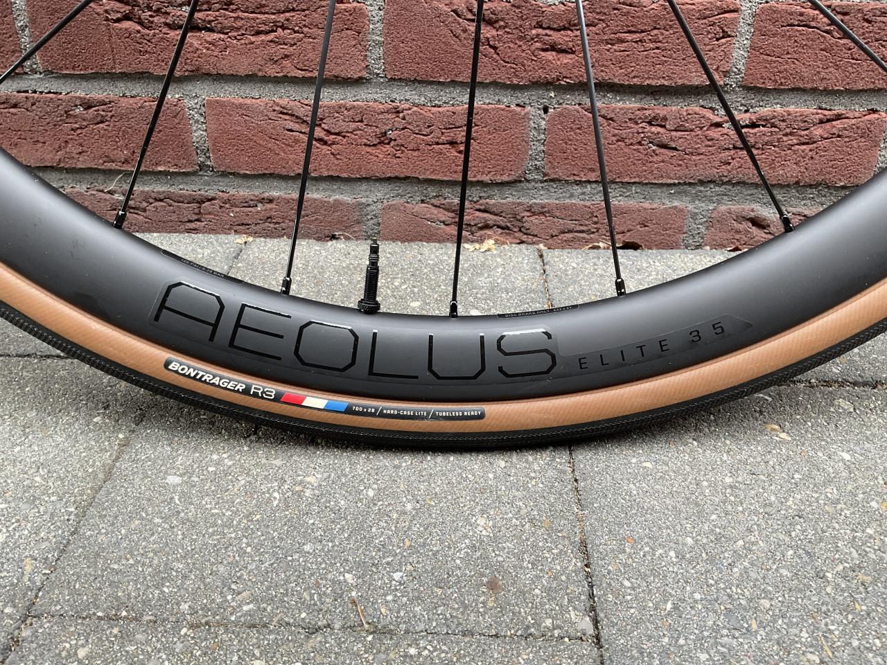 Carbon wielset Bontrager Aeolus Elite 35 TLV incl. banden