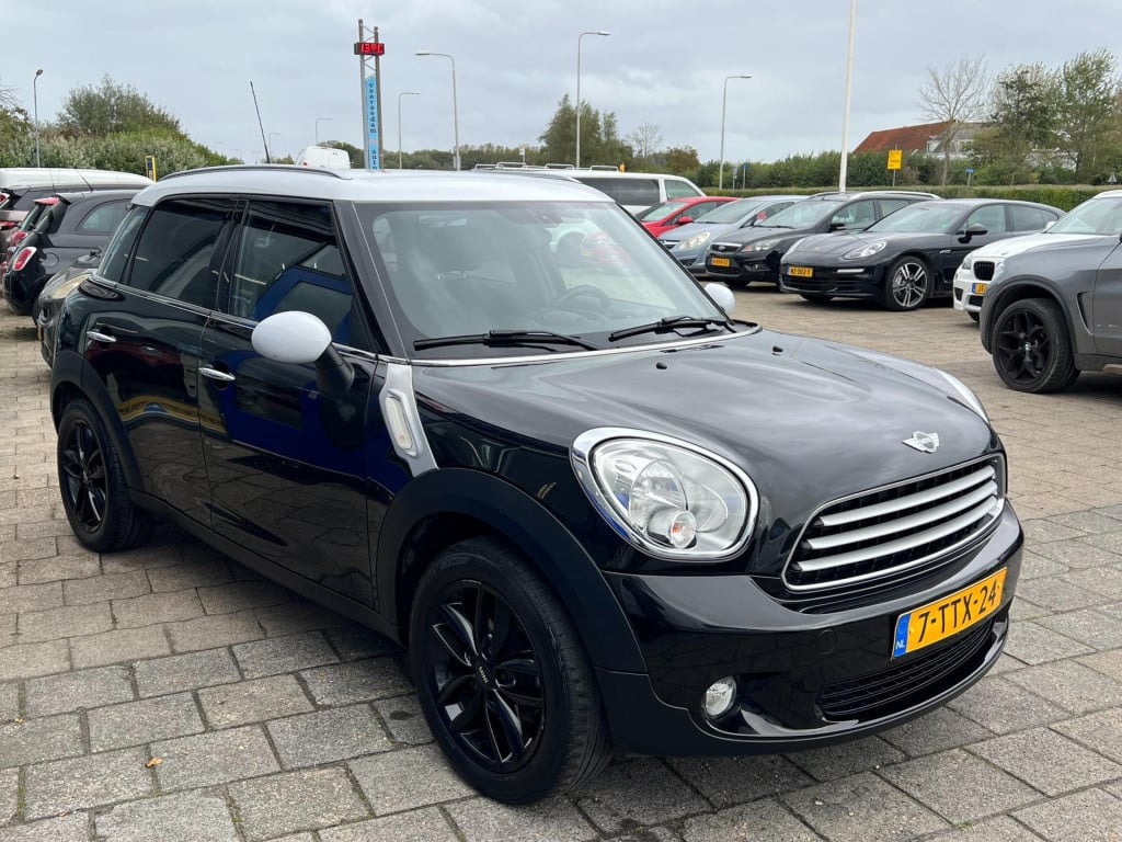 Mini Countryman mini 1.6 cooper pepper colour line black div. extra's