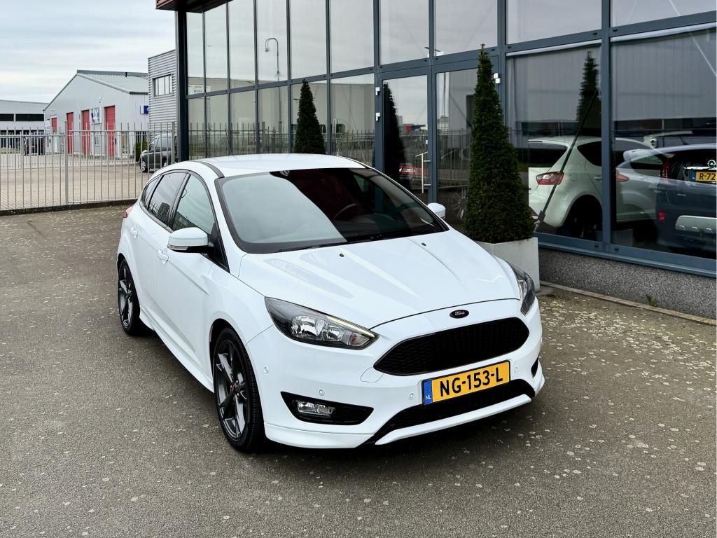 Ford Focus 1.0 st-line navi ecc cruise