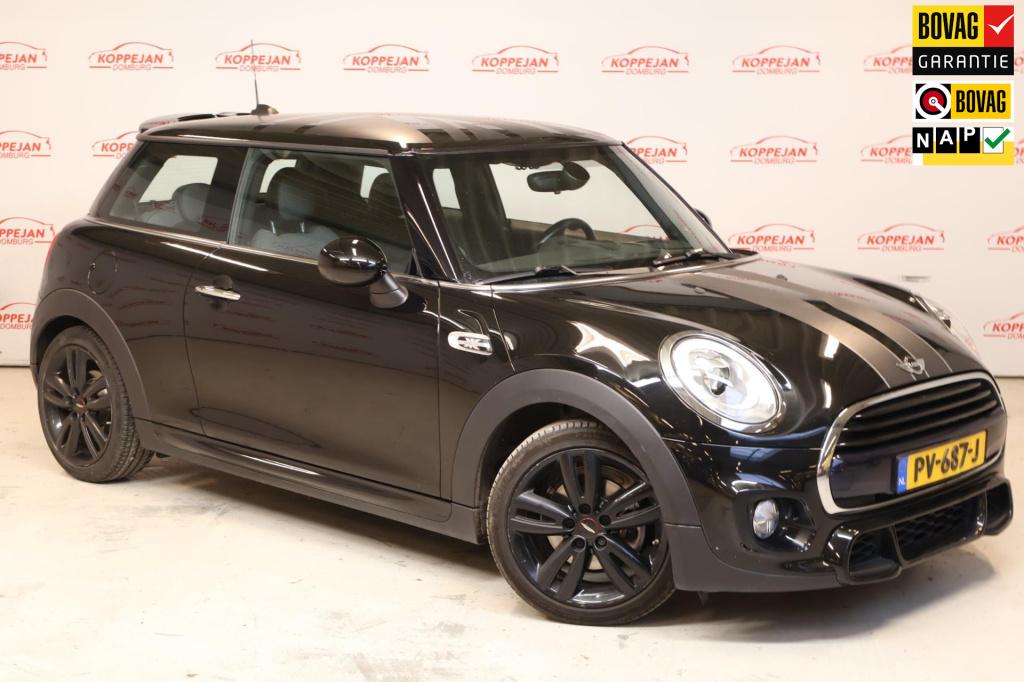 Mini Cooper 1.5 chili serious business nl auto, jcw in en exterieur, stoelv