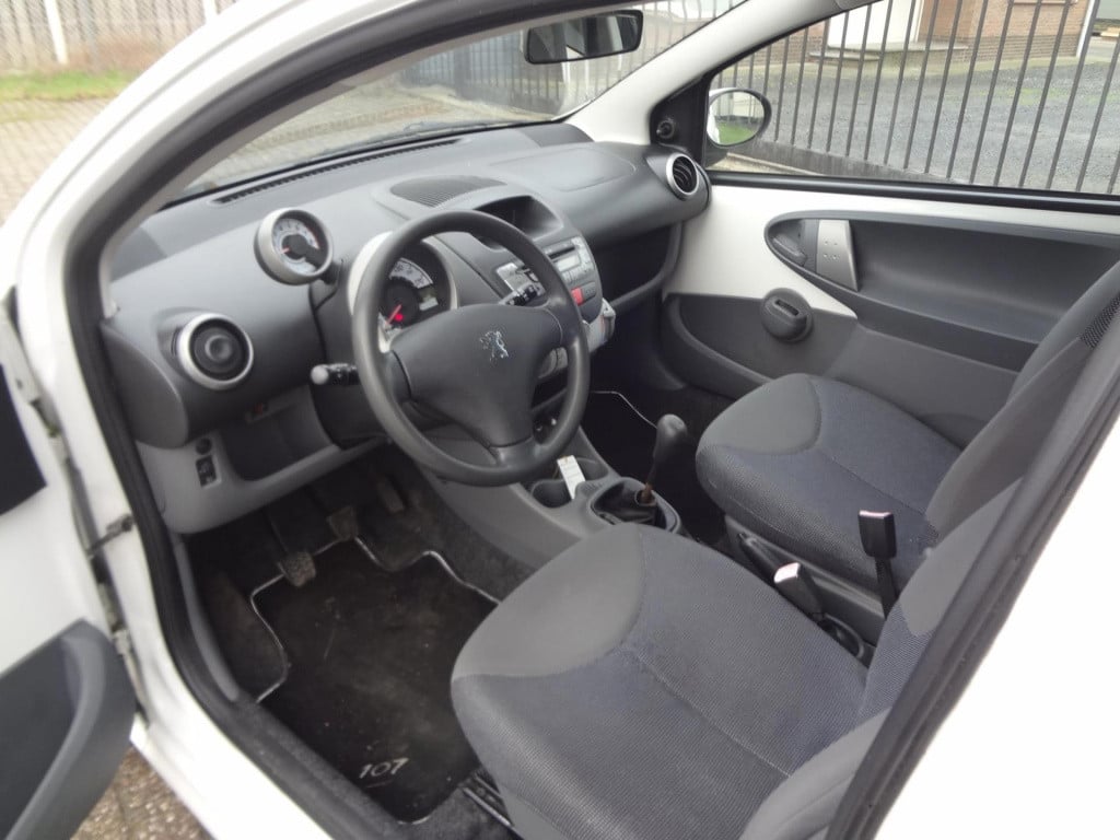 Peugeot 107 1.0-12v xs