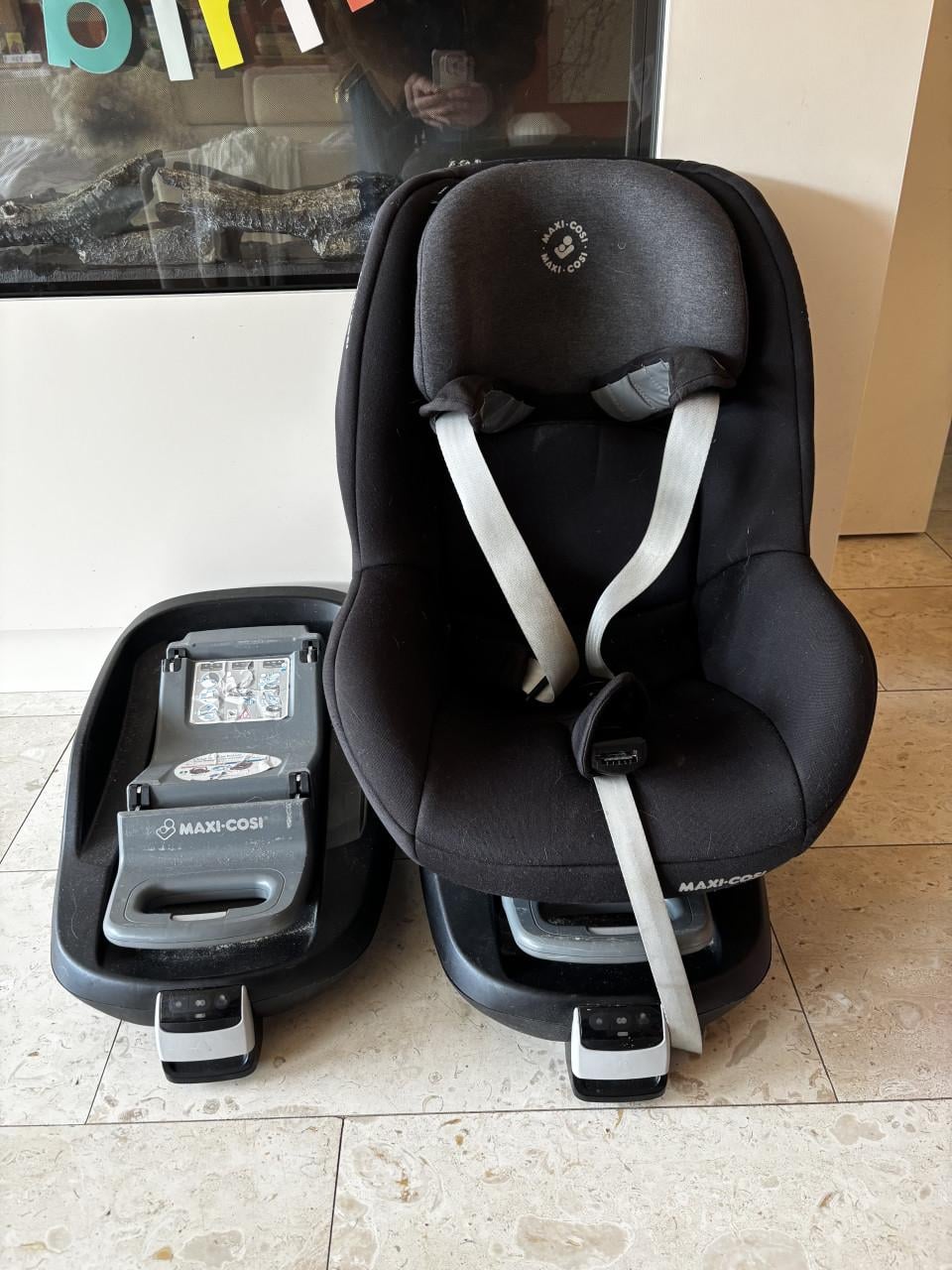 Maxicosi Pearl met twee onderstellen