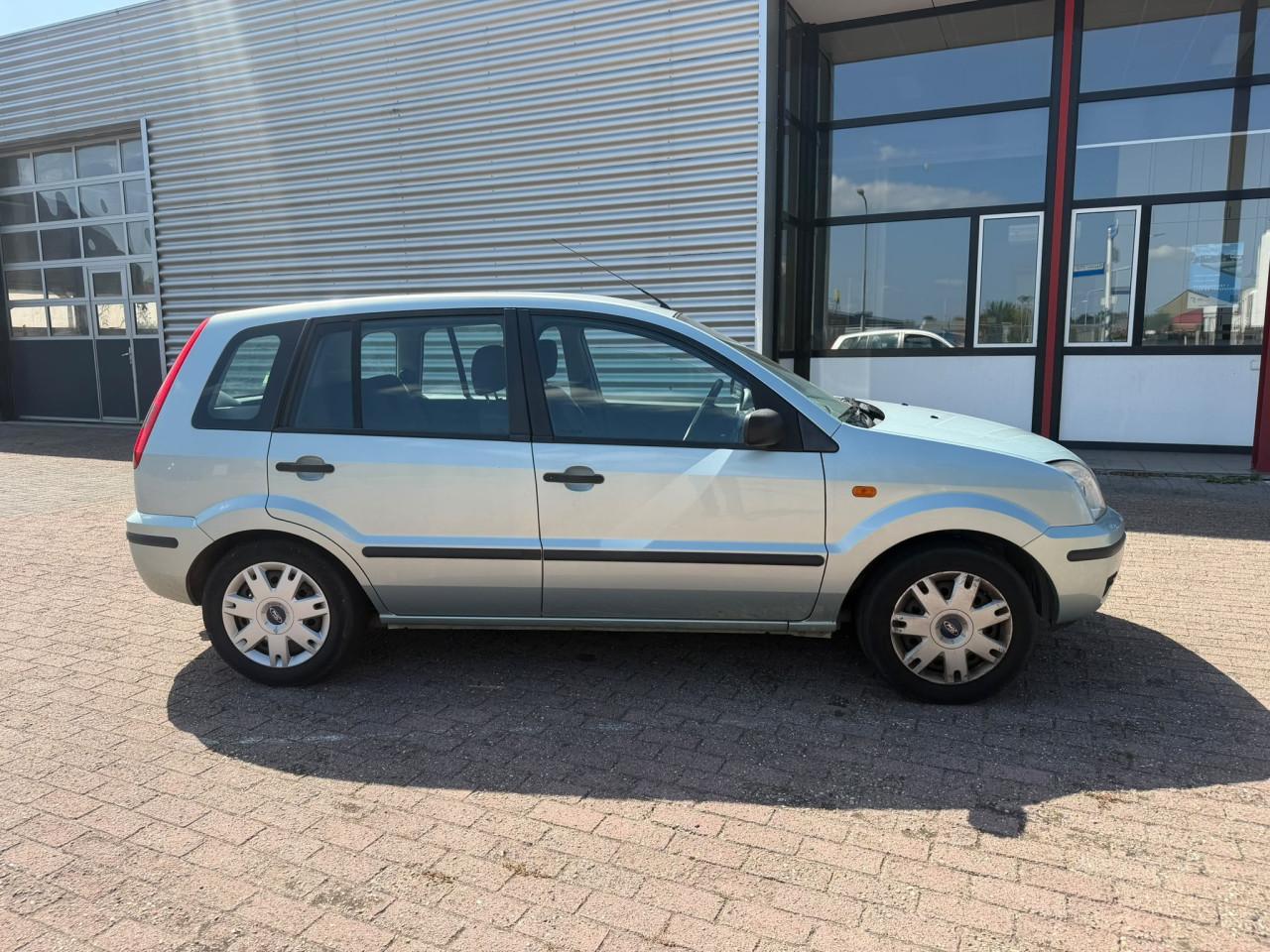 Ford fusion bj 2003  1400 euro