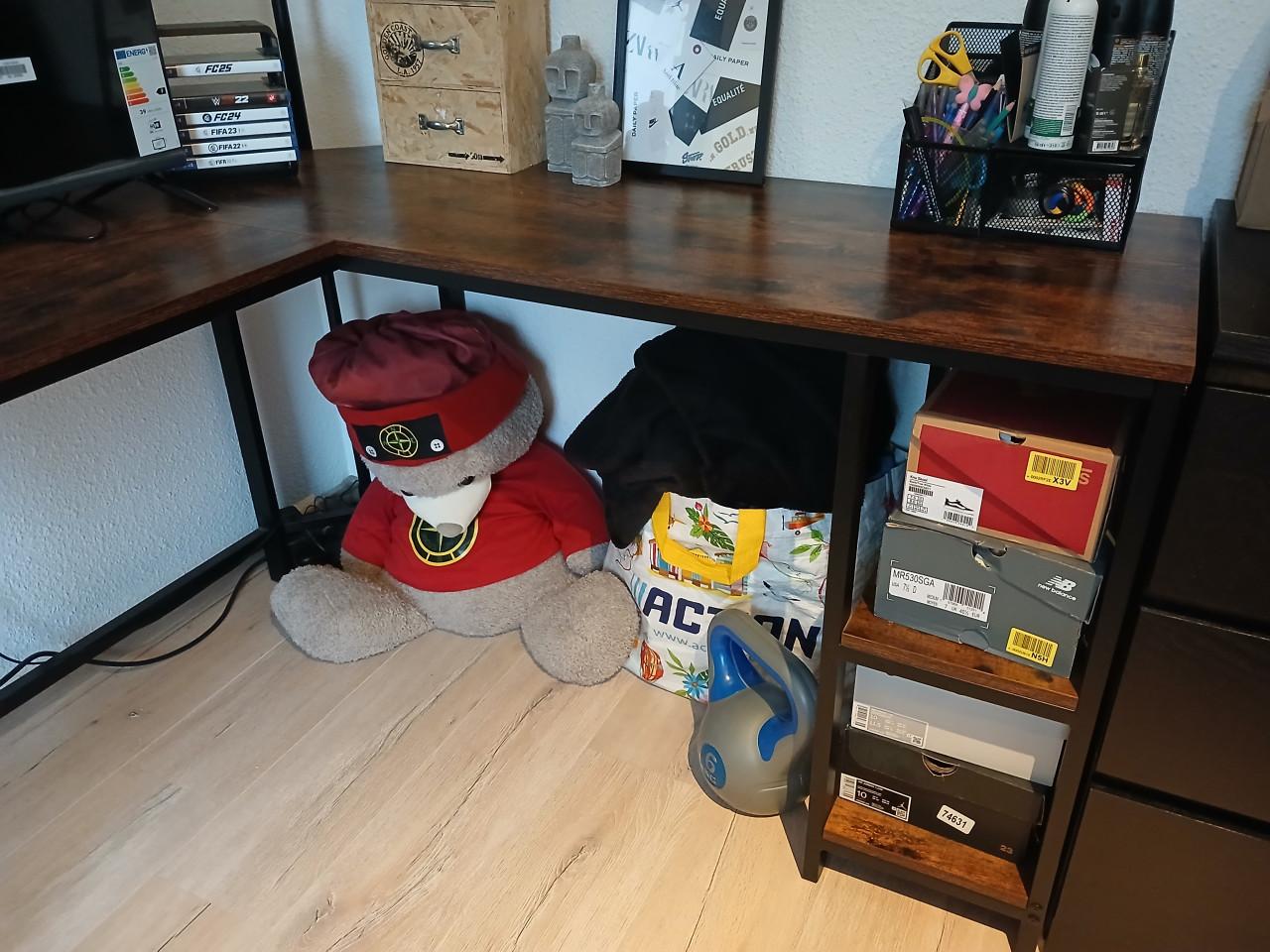 Mooi hoekbureau 138x138x75