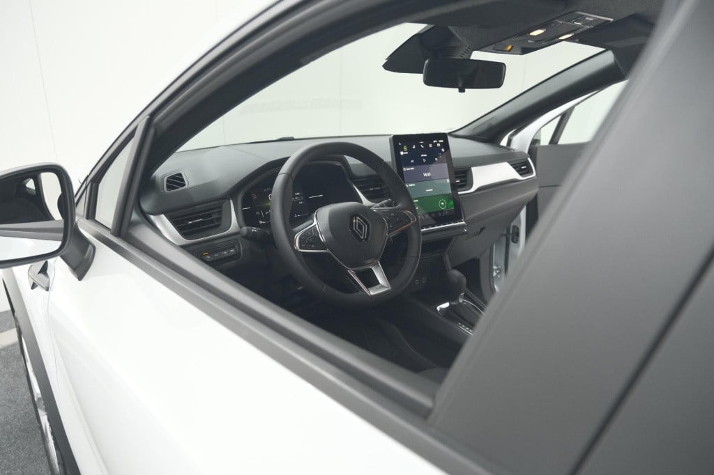 Renault Captur mild hybrid 160 evolution | camera | apple carplay | stoelve