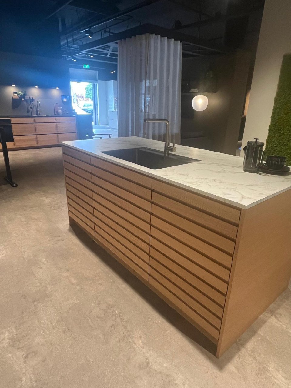 EILANDKEUKEN KVIK VEDA white icm CIMA light oak