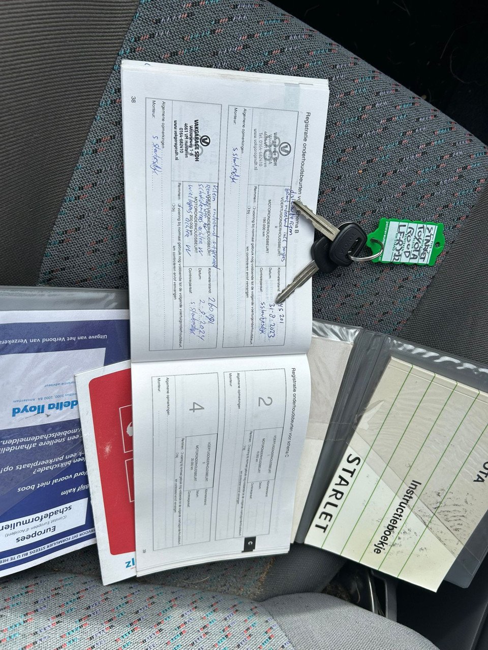 Toyota Starlet 1.3i Sport ONVERWOESTBAAR MET 2 JAAR APK EN TREKHAAK