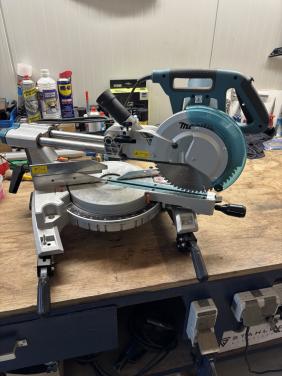 Makita afkortzaag ls1018