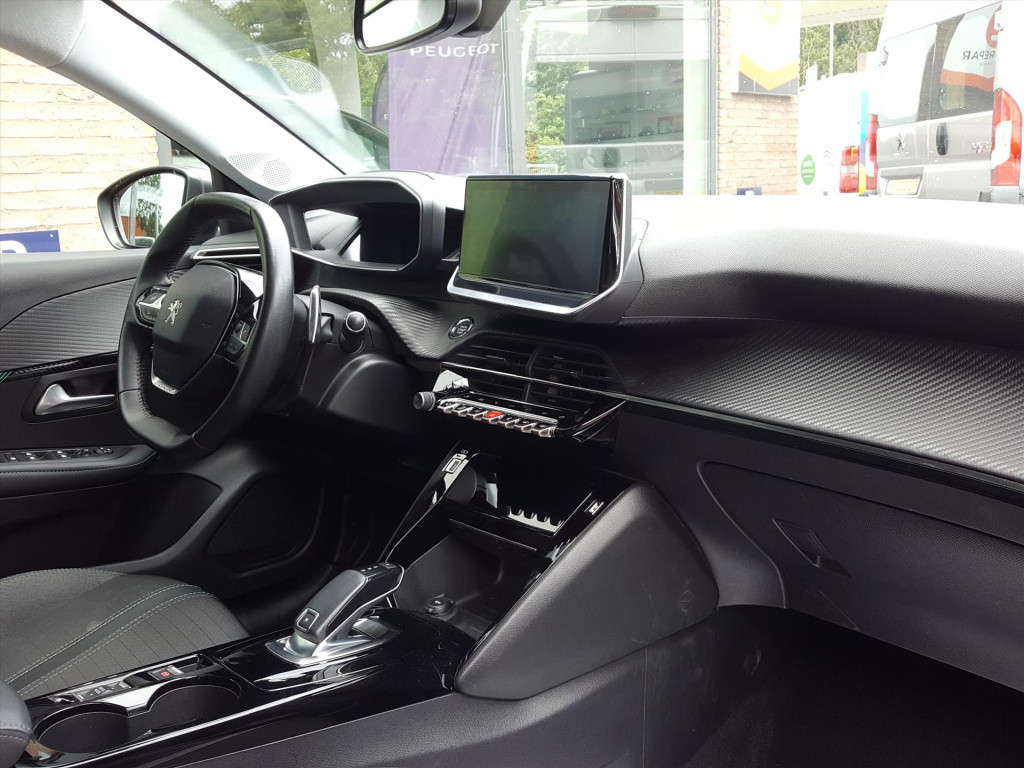 Peugeot 208 1.2 puretech 130pk allure eat8 automaat navigatie | cruise & cl