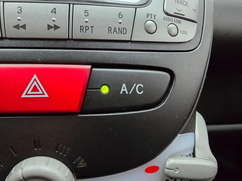 Peugeot 107 occasion 1.0 access accent met airco en 5 deurs uitvoering | tr