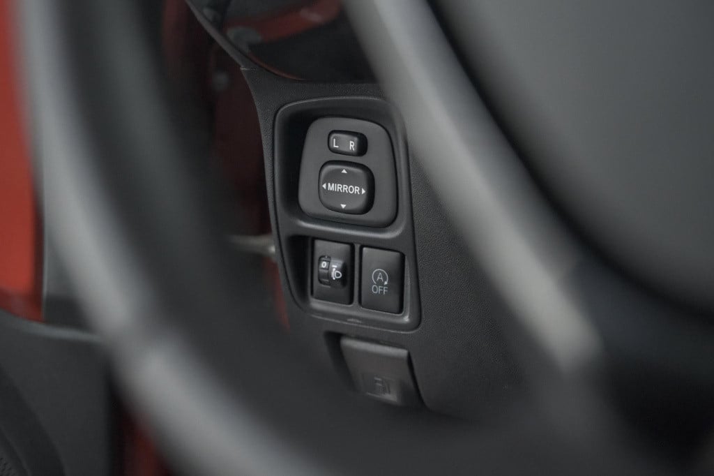 Peugeot 108 1.0 e-vti allure top! | elektrisch vouwdak | trekhaak | camera 
