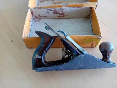 Te koop: een vintage handschaaf van Stanley.