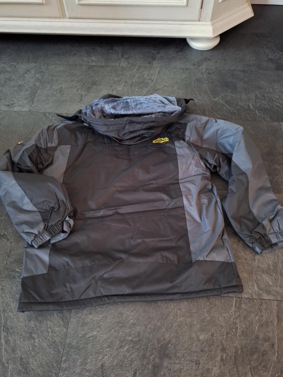 Te Koop: Nieuwe Outdoor Jackets