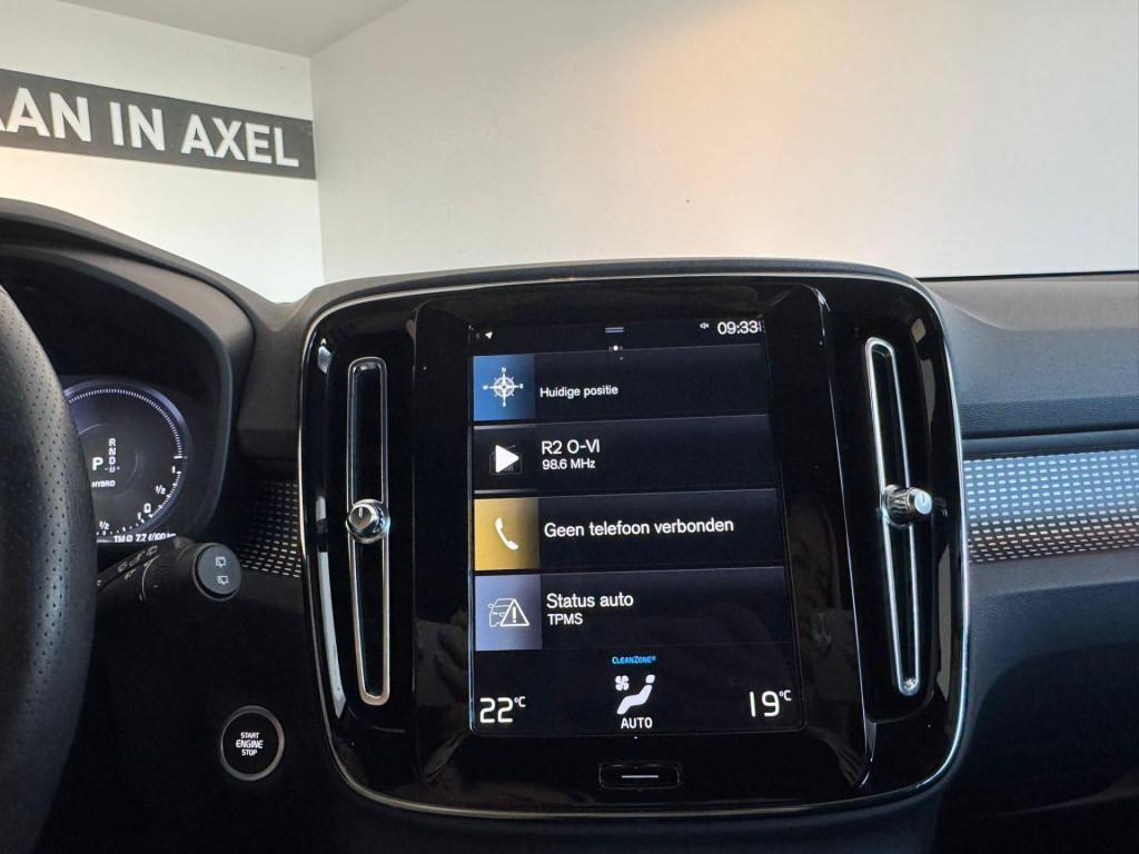 Volvo XC40 1.5 t4 recharge r-design black edition