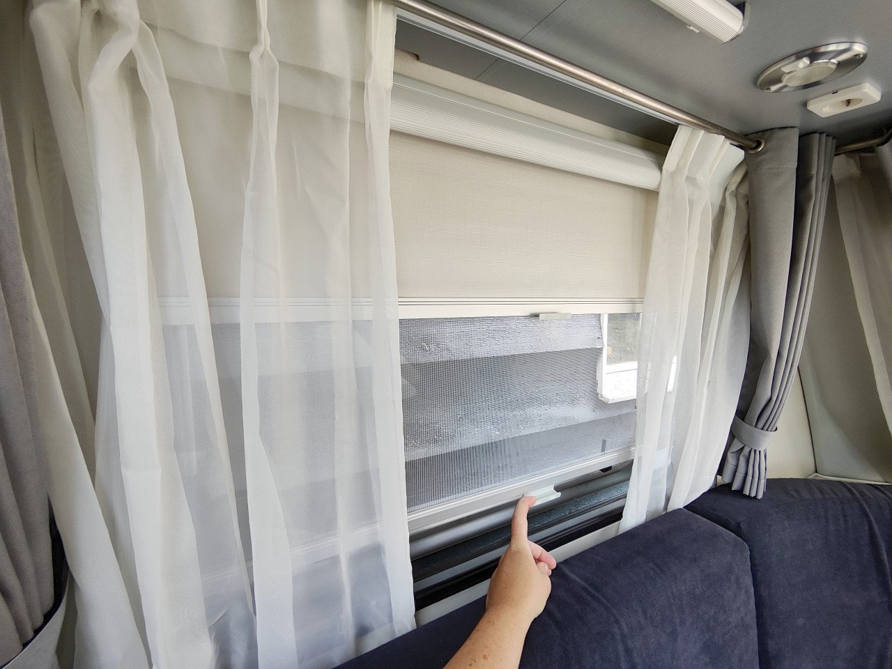 Luxe Kip caravan zeer compleet, incl. voortent en luifel.