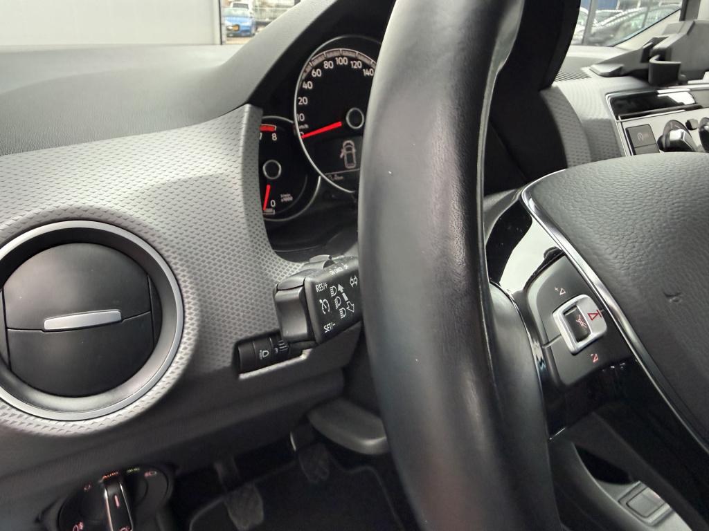 Volkswagen UP! 1.0 active 65pk | cruise | camera