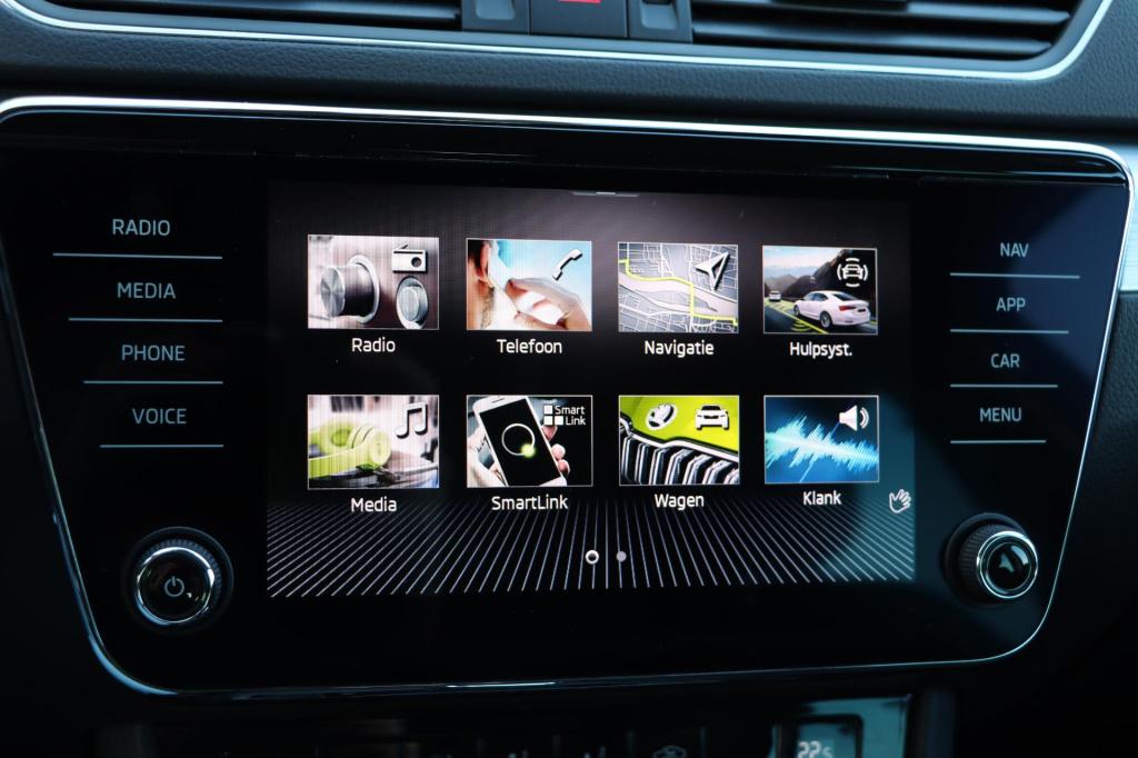 Skoda Superb combi 1.5 tsi act business edition 150pk