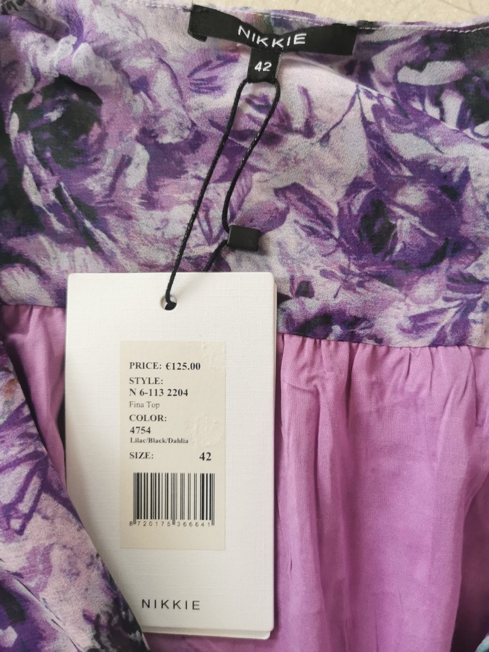 Nieuwe blouse van Nikkie